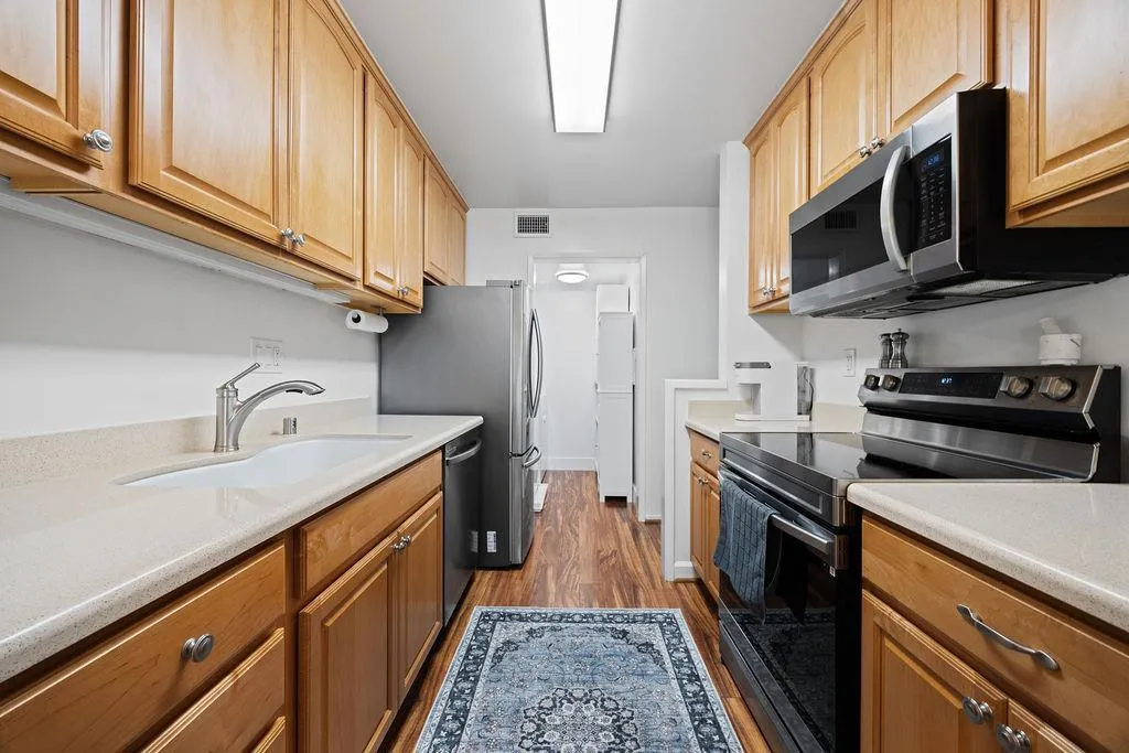 3350 La Mesa Drive 10, San Carlos, California 94070 home-pic-14