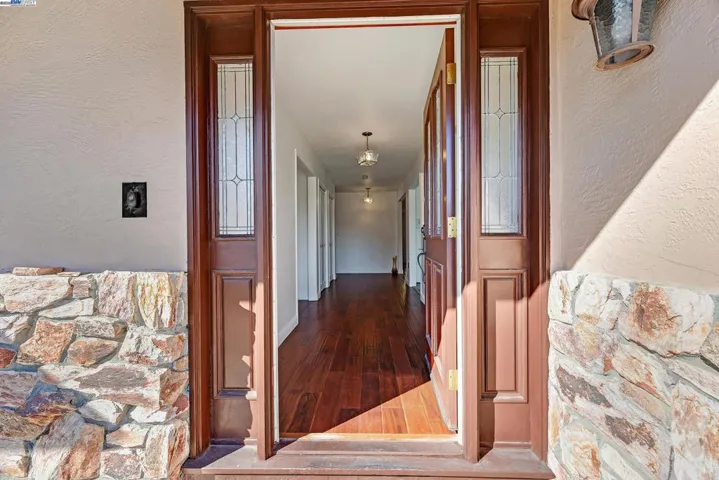 5731 San Juan Way, Pleasanton, California 94566