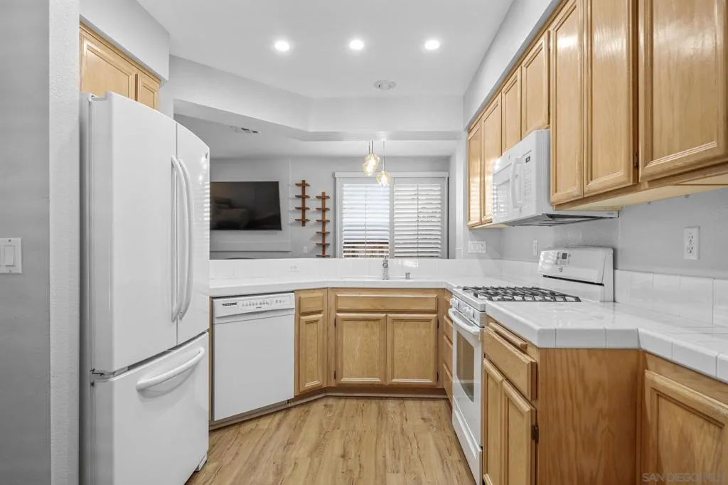 11378 Via Rancho San Diego C, El Cajon, California 92019 home-pic-7