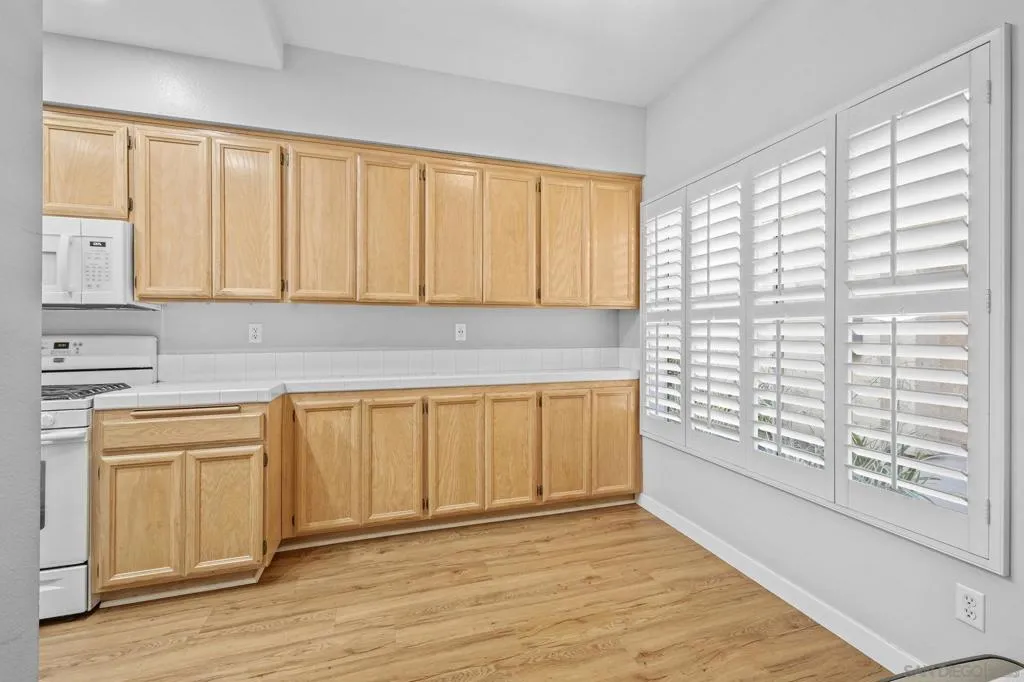 11378 Via Rancho San Diego C, El Cajon, California 92019 home-pic-8