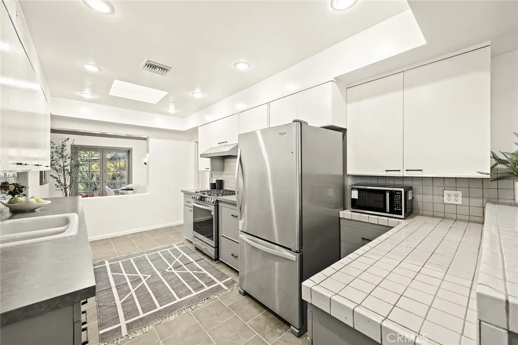 459 N Barranca Ave, Glendora, California 91741 home-pic-14