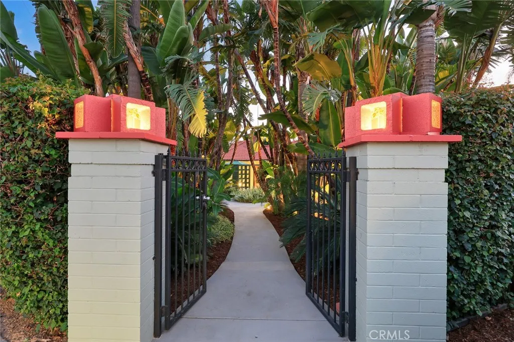459 N Barranca Ave, Glendora, California 91741 home-pic-1