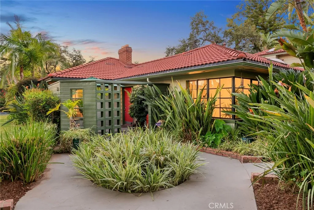 459 N Barranca Ave, Glendora, California 91741 home-pic-2