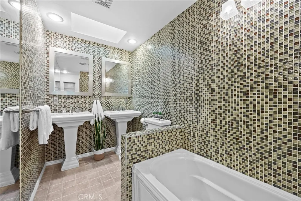 459 N Barranca Ave, Glendora, California 91741 home-pic-28