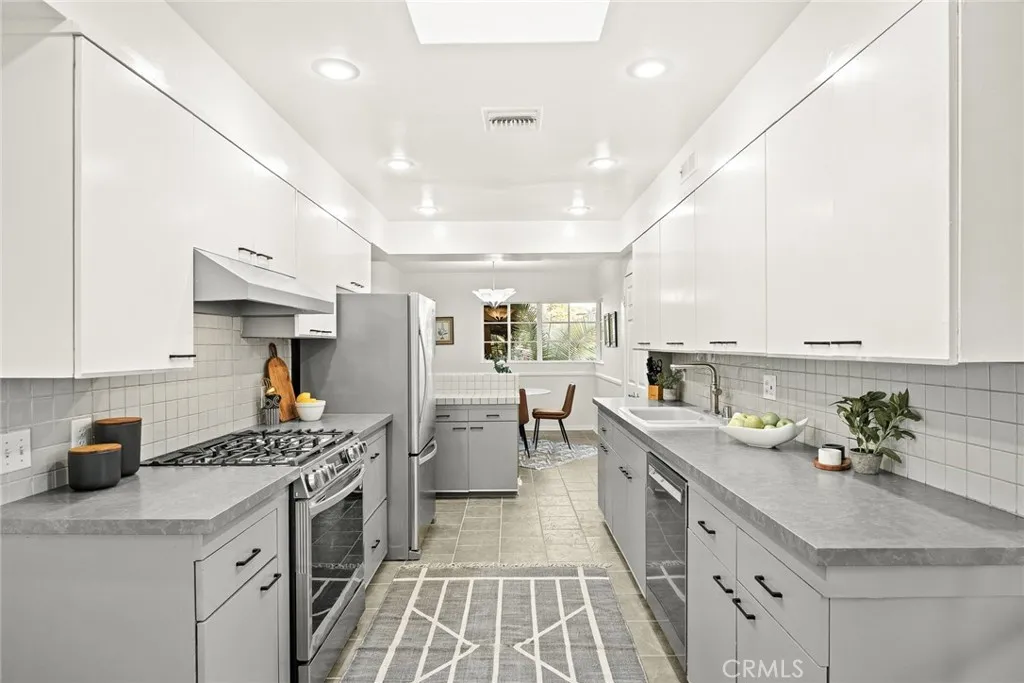 459 N Barranca Ave, Glendora, California 91741 home-pic-13