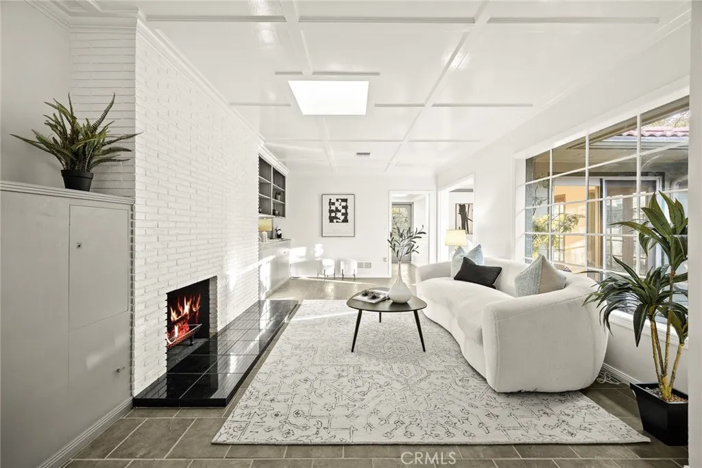 459 N Barranca Ave, Glendora, California 91741 home-pic-8