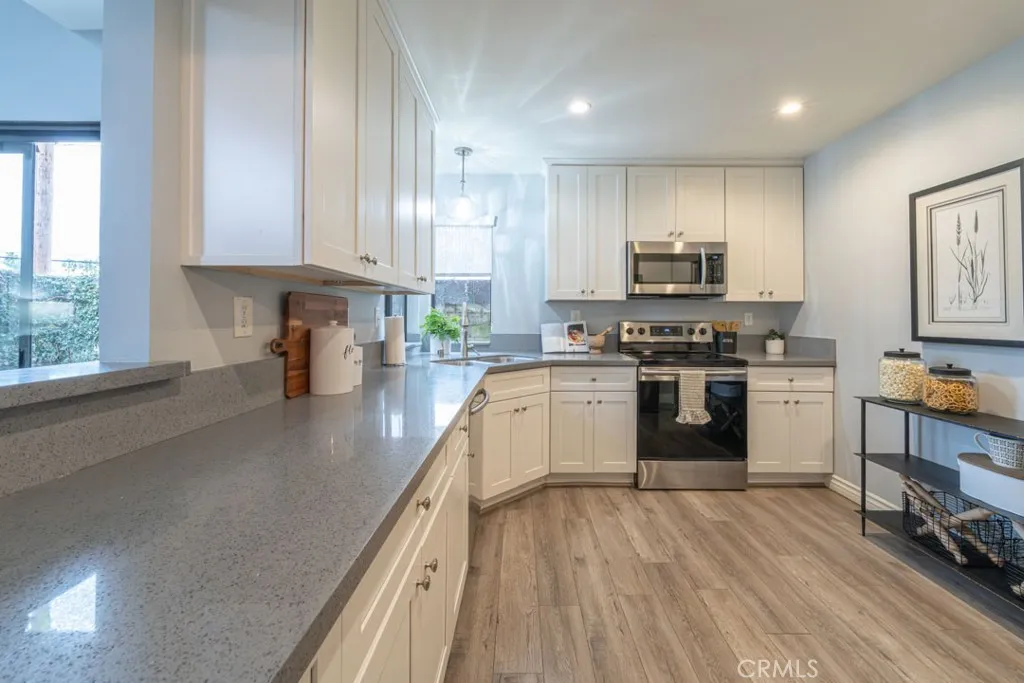 5002 E Atherton, Long Beach, California 90815 home-pic-10