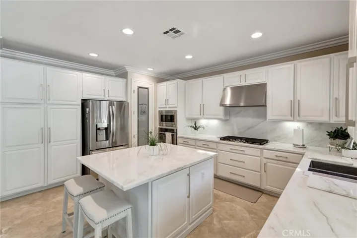 42587 Sherry, Murrieta, California 92562