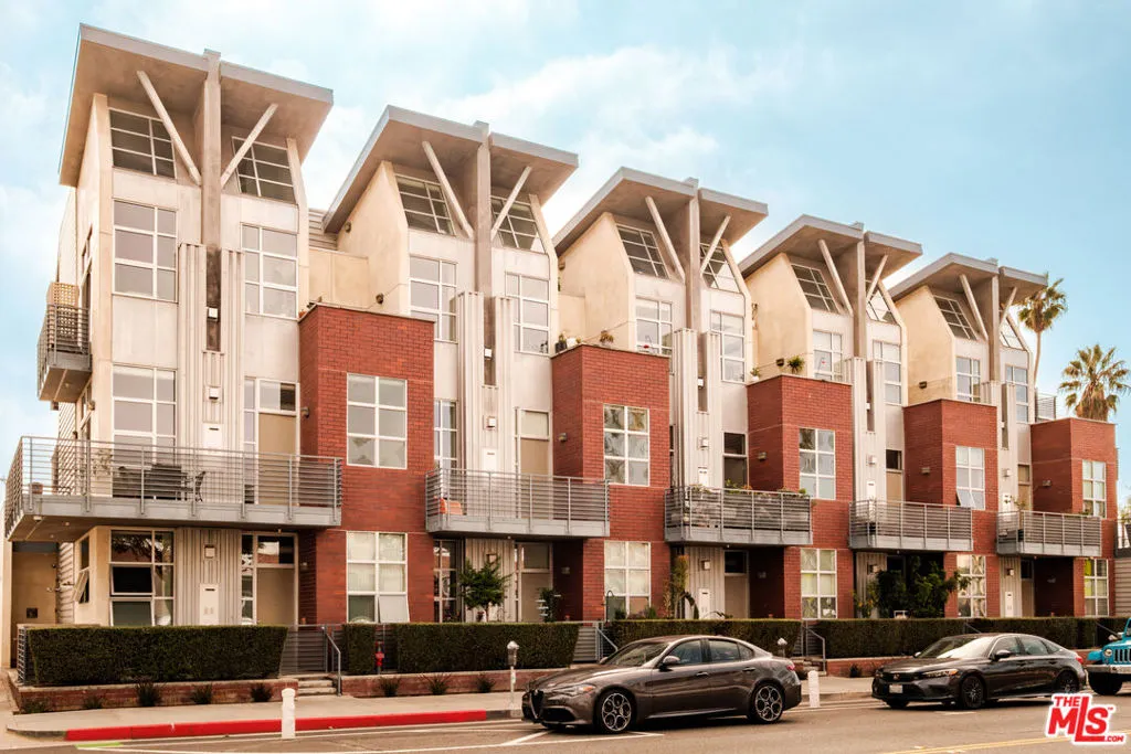 1912 Broadway 205, Santa Monica, California 90404 home-pic-20