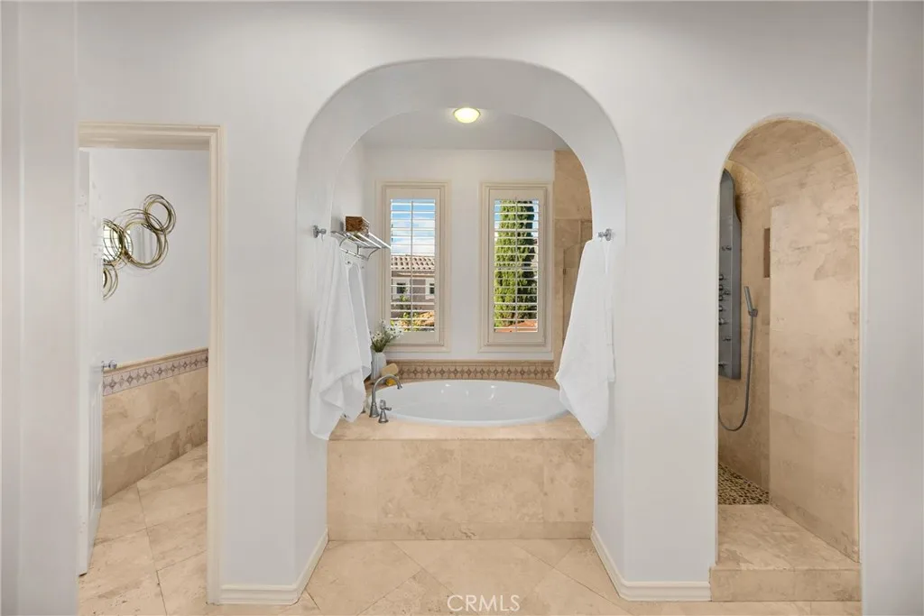 34 Tall Hedge, Irvine, California 92603 home-pic-59