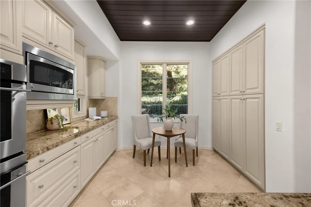 34 Tall Hedge, Irvine, California 92603 home-pic-37