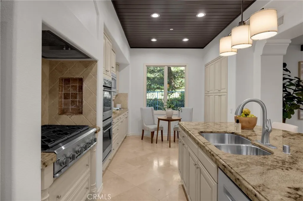 34 Tall Hedge, Irvine, California 92603 home-pic-32