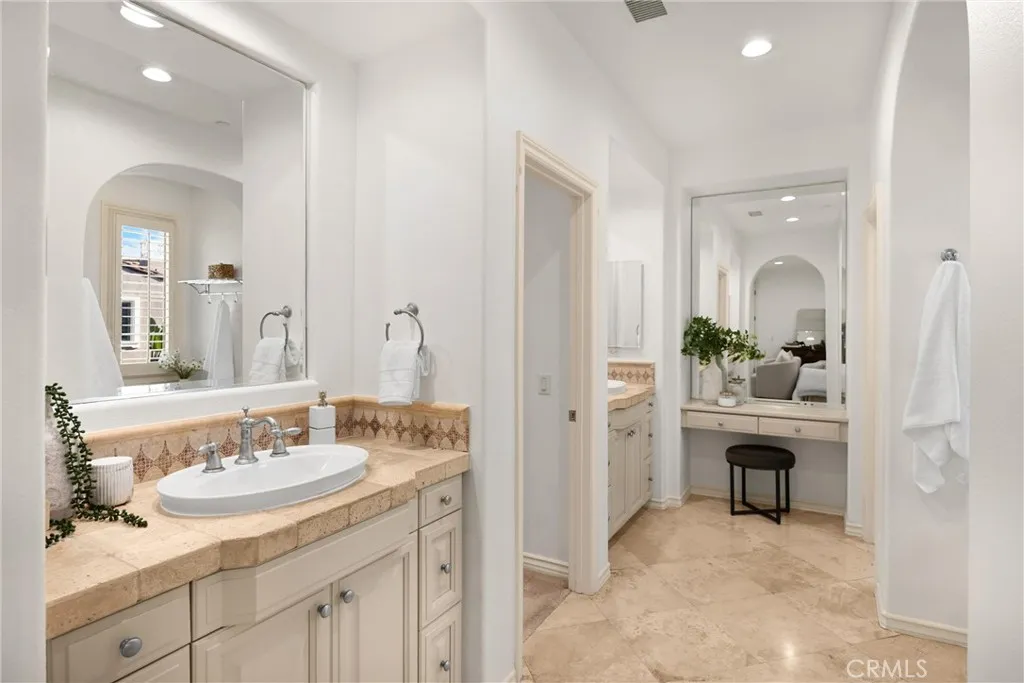34 Tall Hedge, Irvine, California 92603 home-pic-58
