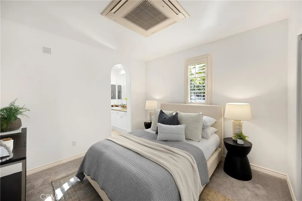 34 Tall Hedge, Irvine, California 92603 home-pic-10