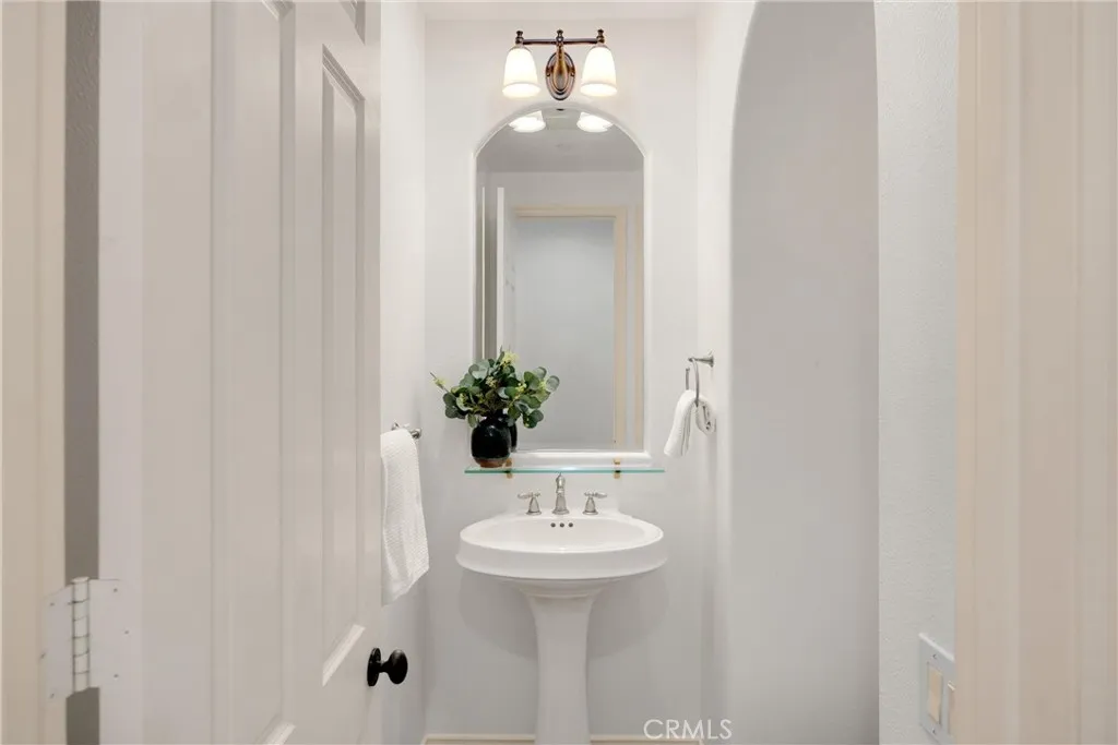 34 Tall Hedge, Irvine, California 92603 home-pic-42