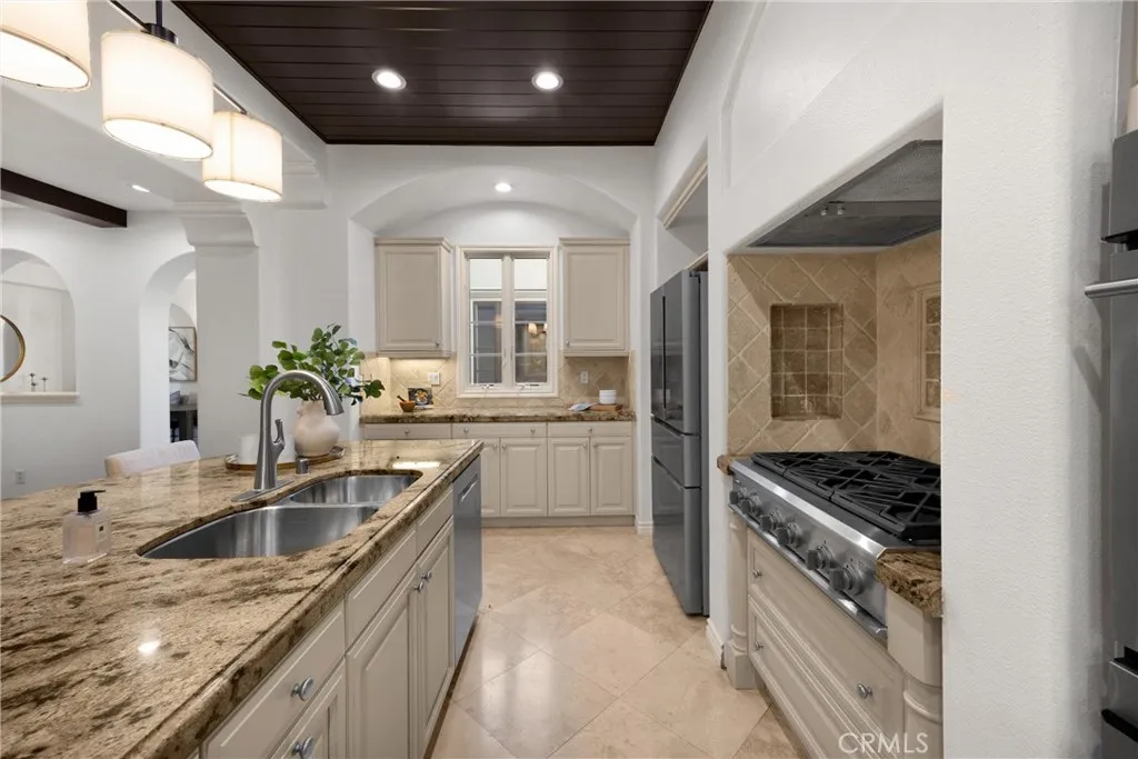 34 Tall Hedge, Irvine, California 92603 home-pic-36