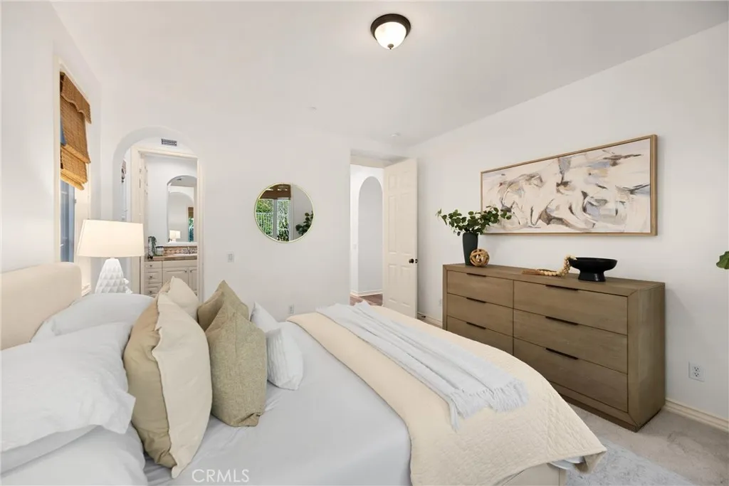34 Tall Hedge, Irvine, California 92603 home-pic-40