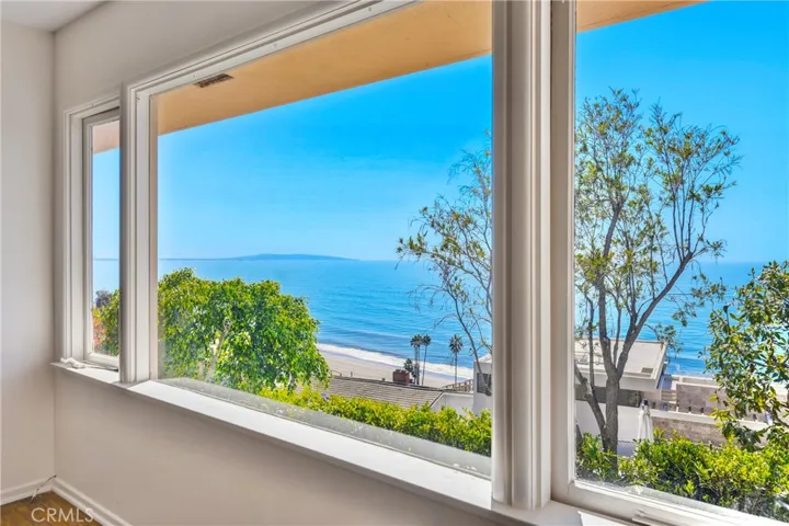 17632 Revello, Pacific Palisades, California 90272
