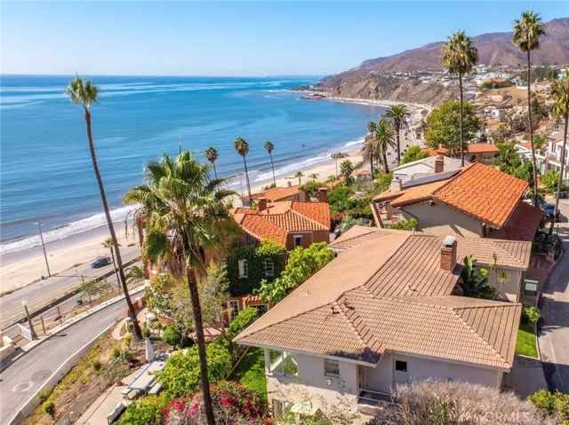 17632 Revello, Pacific Palisades, California 90272