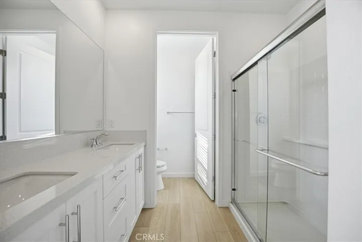 PHOTOS ARE OF MODEL MATCH