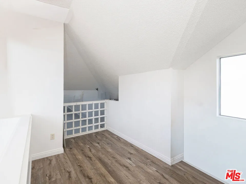 1450 Brett Place 305, San Pedro, California 90732 home-pic-10