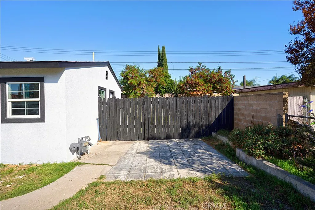 1381 E 5th, Ontario, California 91764 home-pic-6