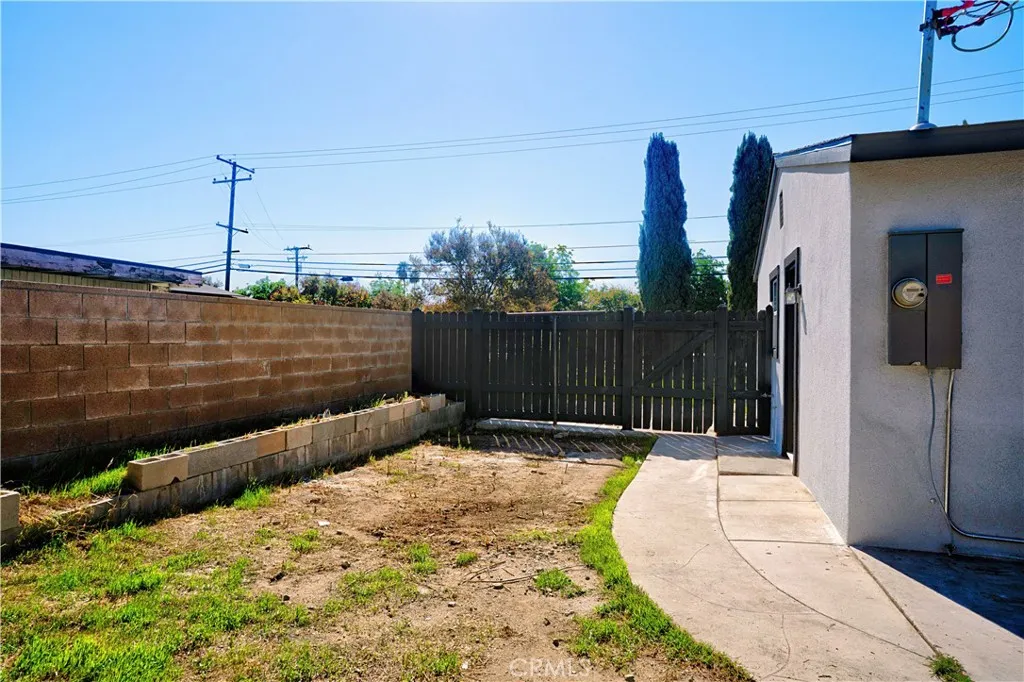 1381 E 5th, Ontario, California 91764 home-pic-28