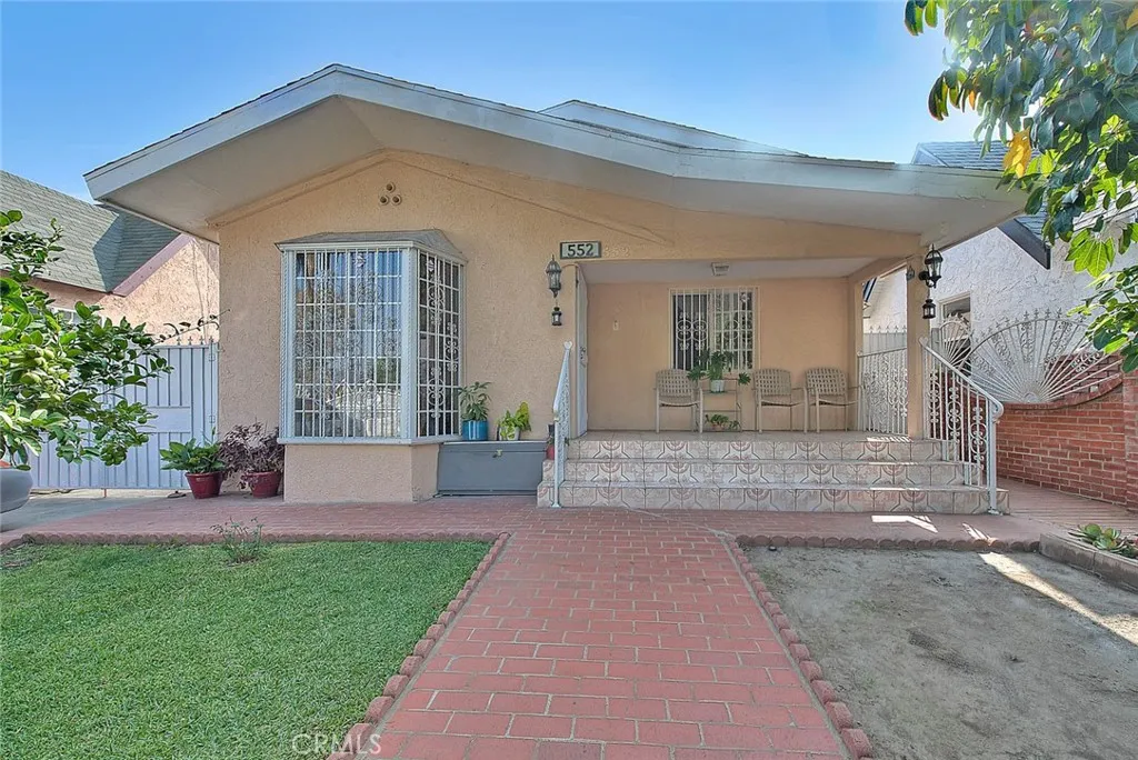 552 W 108th Street, Los Angeles, California 90044 home-pic-0