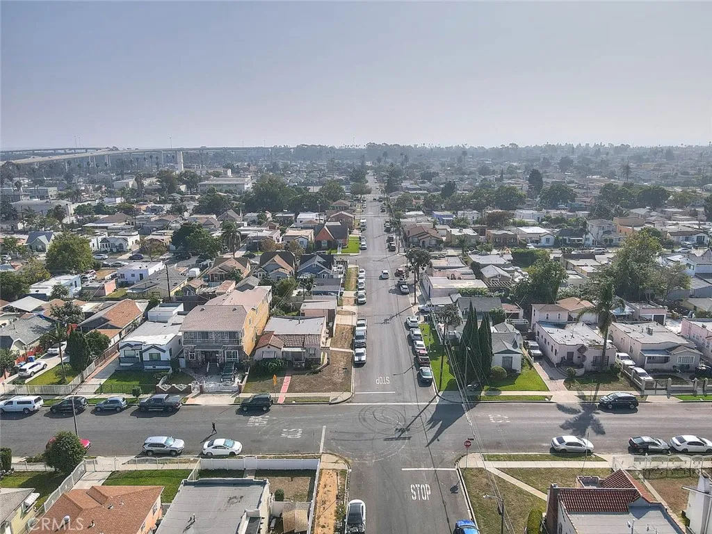 552 W 108th Street, Los Angeles, California 90044 home-pic-69