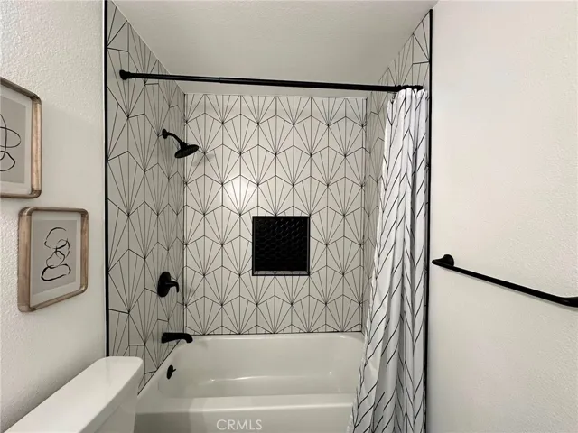 5550 Owensmouth Ave 217, Woodland Hills, California 91367