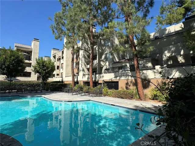 5550 Owensmouth Ave 217, Woodland Hills, California 91367