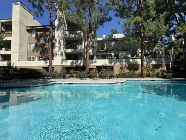 5550 Owensmouth Ave 217, Woodland Hills, California 91367