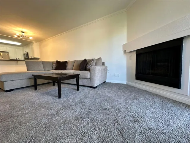 5550 Owensmouth Ave 217, Woodland Hills, California 91367