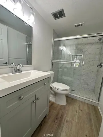 5550 Owensmouth Ave 217, Woodland Hills, California 91367