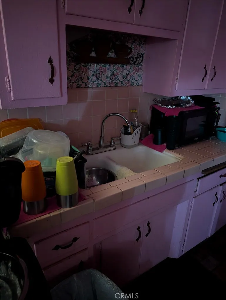 203 W 77th St Street W, Los Angeles, California 90003 home-pic-37