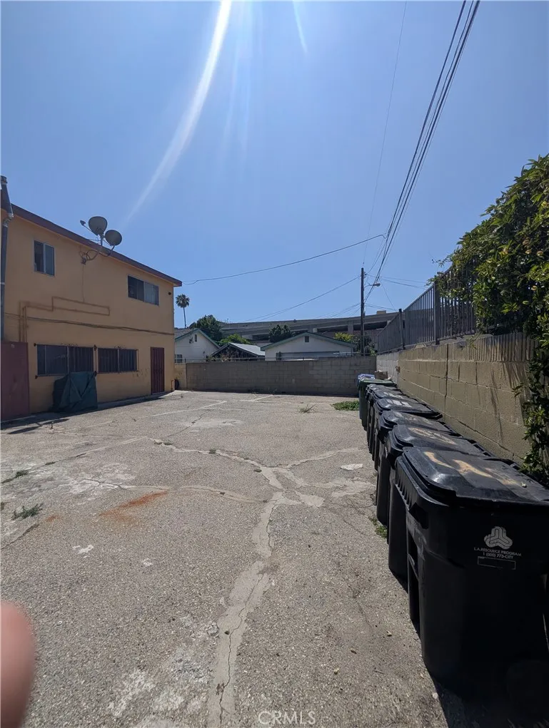 203 W 77th St Street W, Los Angeles, California 90003 home-pic-9