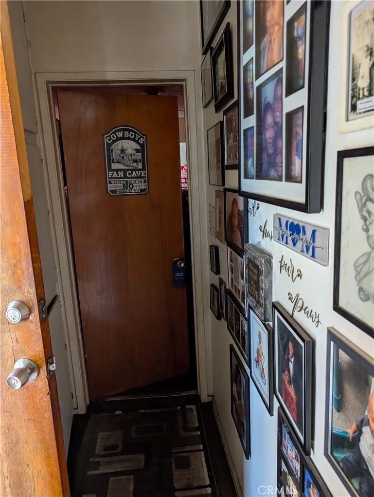203 W 77th St Street W, Los Angeles, California 90003 home-pic-32