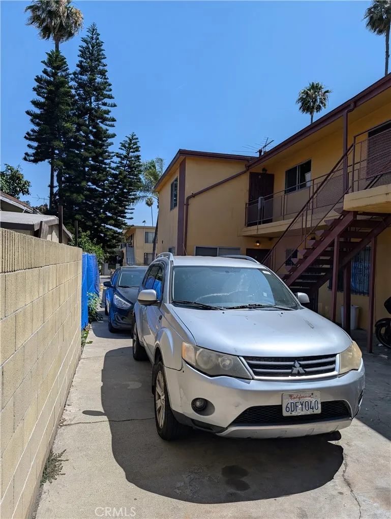 203 W 77th St Street W, Los Angeles, California 90003 home-pic-3