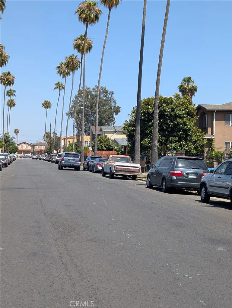 203 W 77th St Street W, Los Angeles, California 90003 home-pic-14