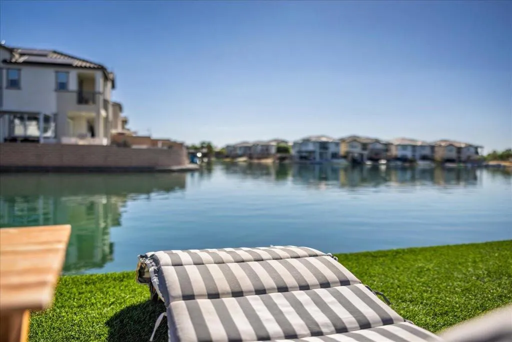 43180 Portuale Court, Indio, California 92203 home-pic-7