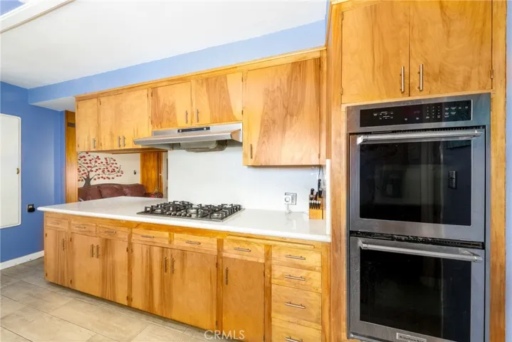5245 King, Riverside, California 92506