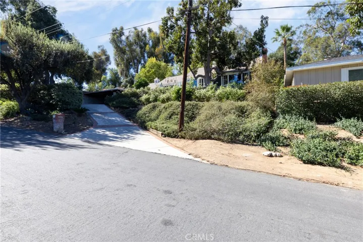 5245 King, Riverside, California 92506