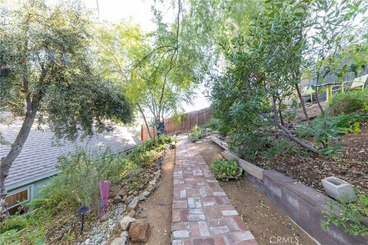 5245 King, Riverside, California 92506