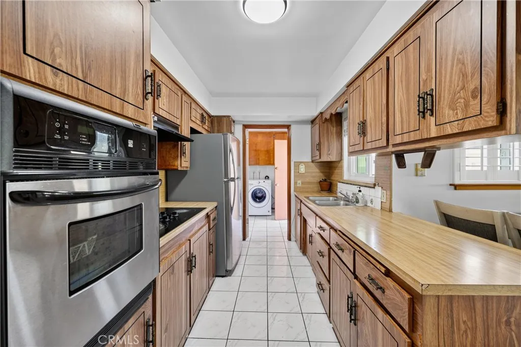 2195 Spencer Avenue, Pomona, California 91767 home-pic-13