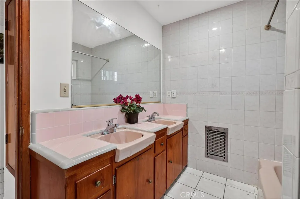 2195 Spencer Avenue, Pomona, California 91767 home-pic-18