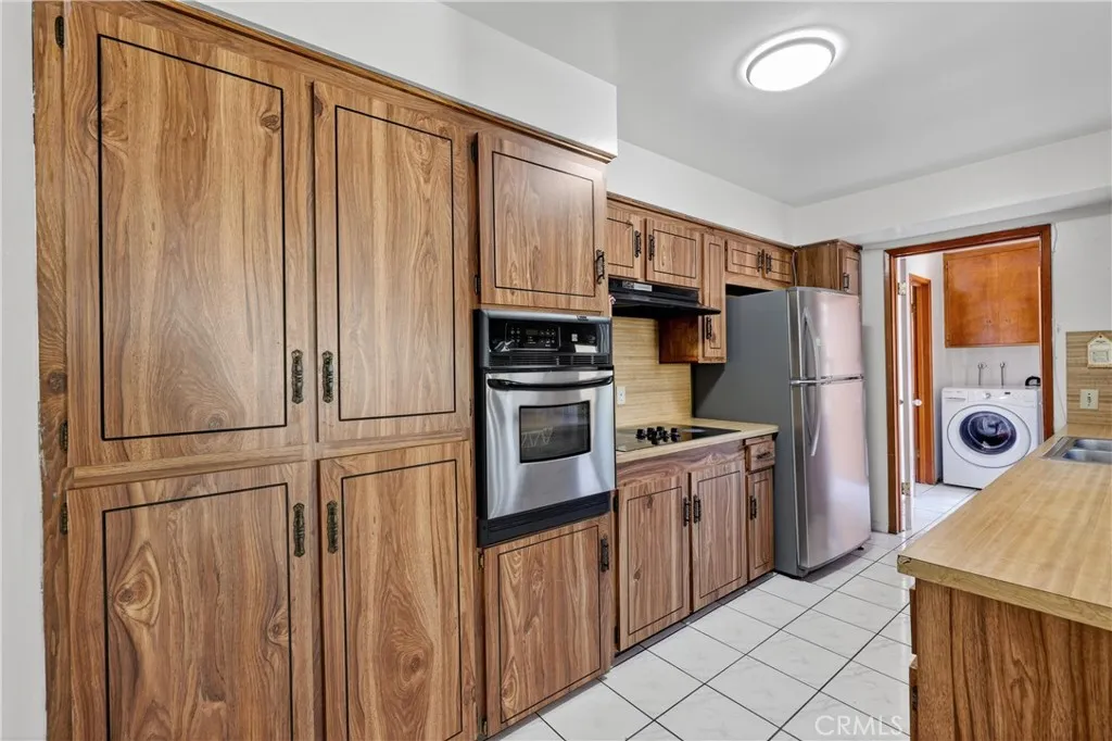 2195 Spencer Avenue, Pomona, California 91767 home-pic-14