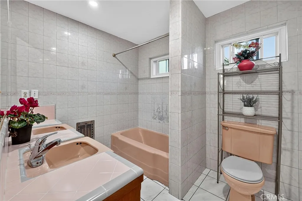 2195 Spencer Avenue, Pomona, California 91767 home-pic-17