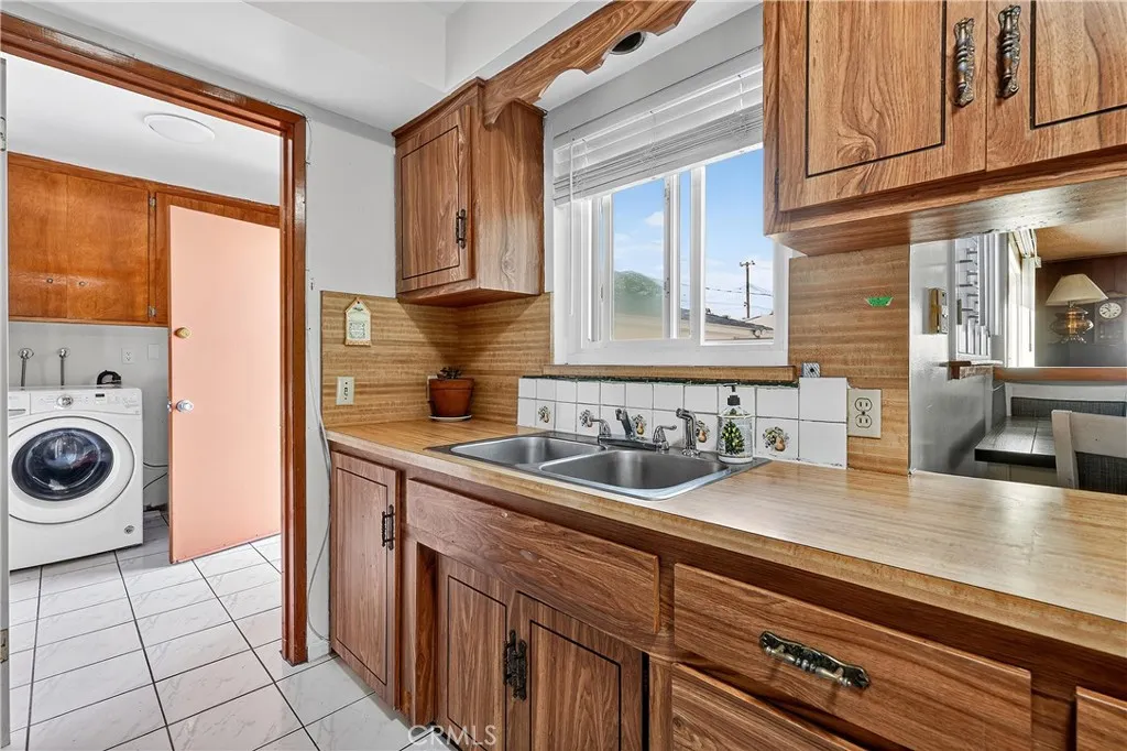 2195 Spencer Avenue, Pomona, California 91767 home-pic-11