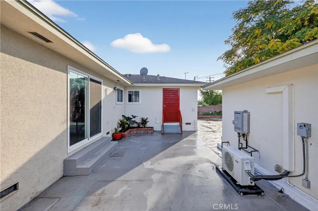 2195 Spencer Avenue, Pomona, California 91767 home-pic-22