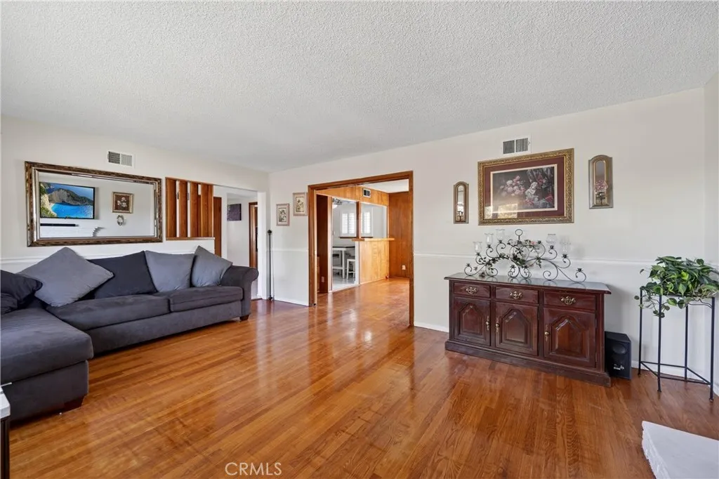2195 Spencer Avenue, Pomona, California 91767 home-pic-6